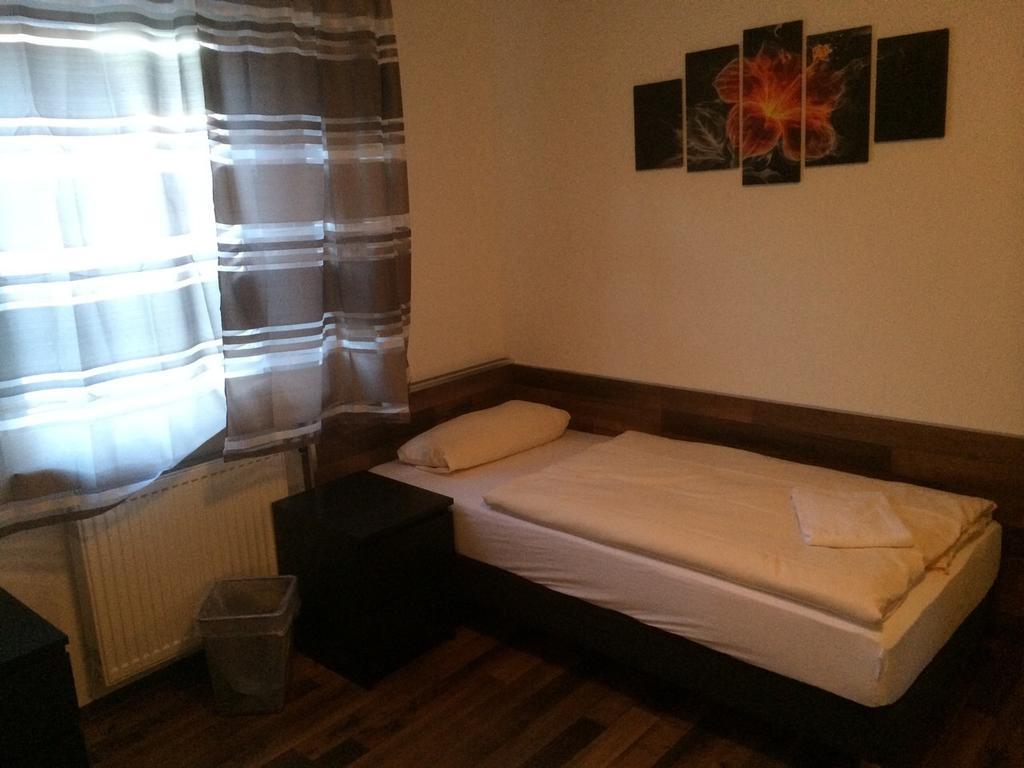 Hotel Engel ヴァルトブロン エクステリア 写真